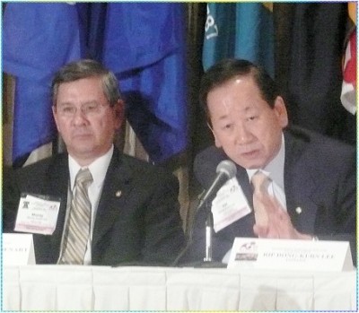 Rotary International Vice President Dr. Monty Audenart and Rotary International President Dong Kurn Lee 